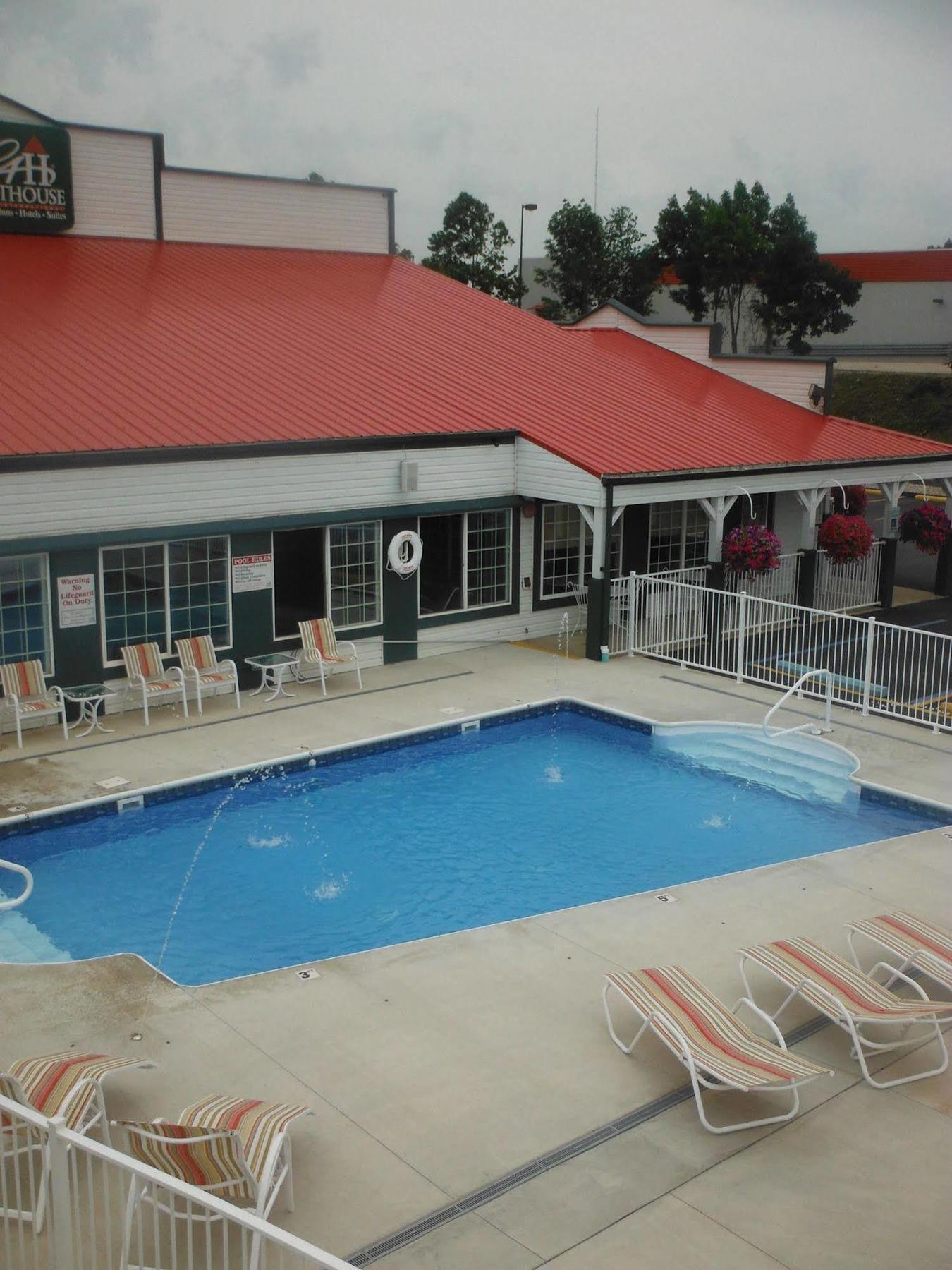 Lake House Hotel Osage Beach Exterior photo